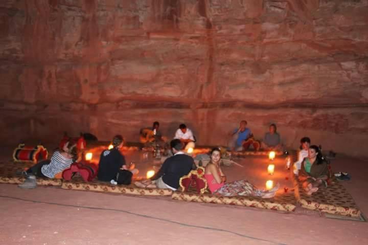 Bedouin Family Camp Hotel Wadi Rum Exterior photo