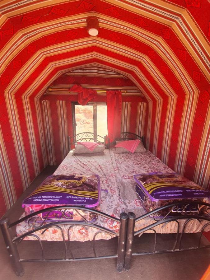 Bedouin Family Camp Hotel Wadi Rum Exterior photo