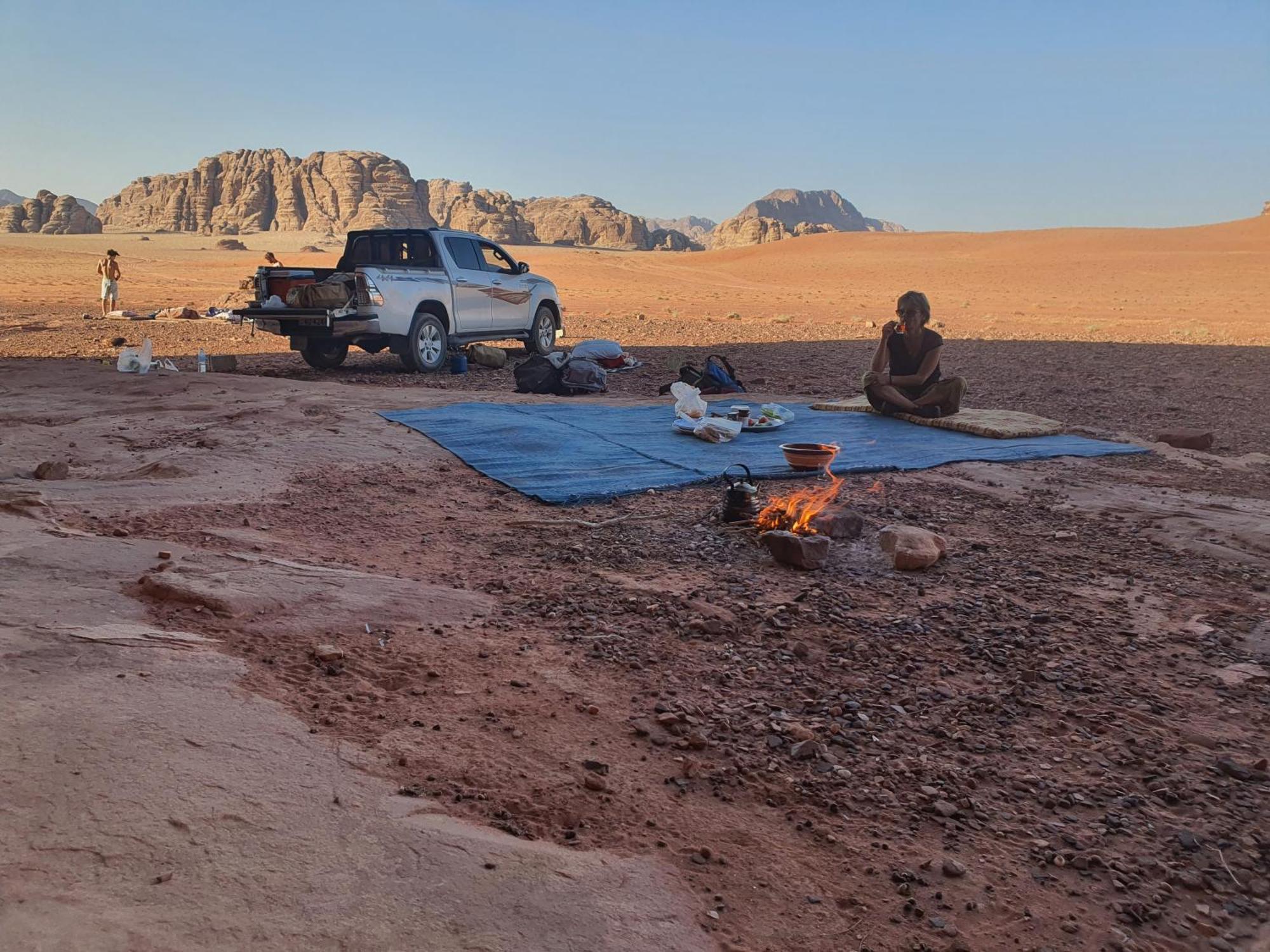 Bedouin Family Camp Hotel Wadi Rum Exterior photo
